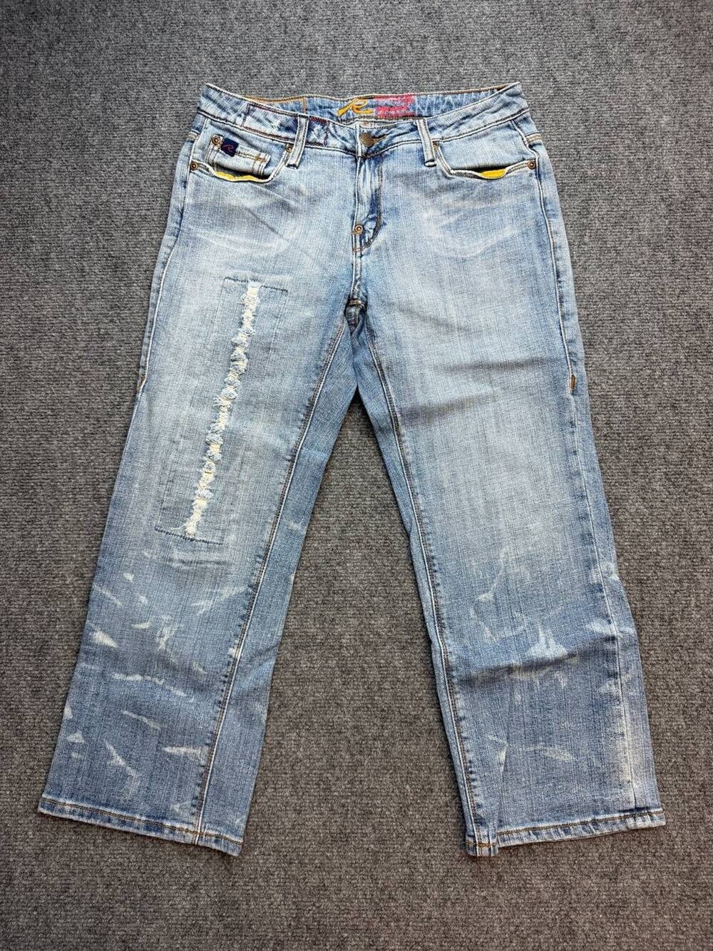 Vintage Y2K Request Jeans Women’s Size 27 Light Wash Distressed Capri Low Rise